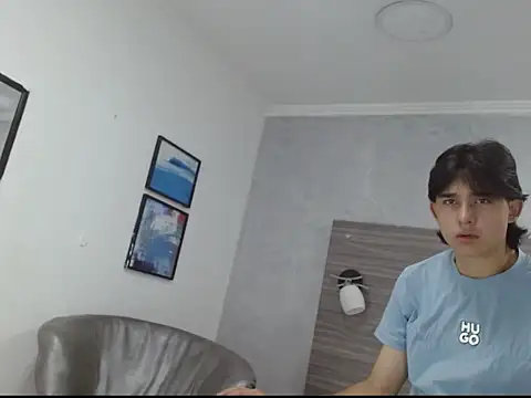 Tom 0001 online show from 10-26-25, 08:04