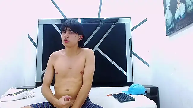 Tom 0001 online show from 10-29-25, 09:38