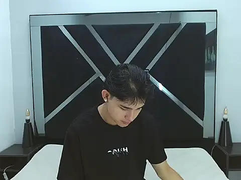 Tom 0001 online show from 12-19-25, 12:45