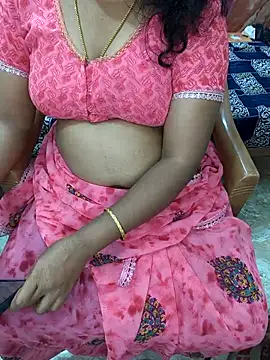 Snapshot of Tamil_Rani03 chatting on 12-15-25, 06:50 Tamil Rani03 online show from 12-15-25, 06:50