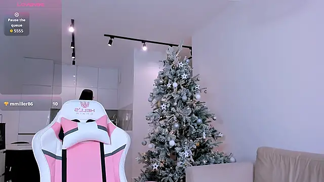 Snapshot of khloeforever chatting on 01-06-26, 08:01 khloeforever online show from 01-06-26, 08:01