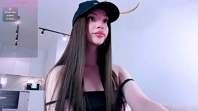 Snapshot of khloeforever chatting on 02-11-26, 10:15 khloeforever online show from 02-11-26, 10:15