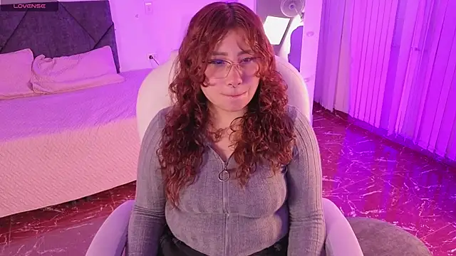 littlee red online show from 04-12-26, 08:47