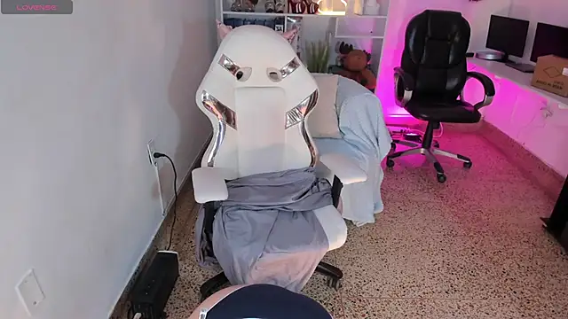 Dakota jhons1 online show from 12-14-25, 05:13