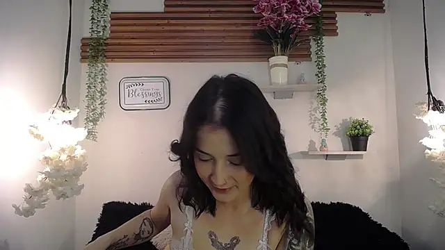 Snapshot of Emma_sweet_hot chatting on 02-20-26, 04:07 Emma sweet hot online show from 02-20-26, 04:07