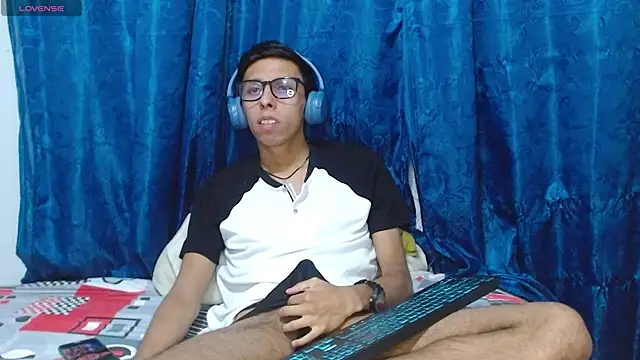 DavTwink3100 online show from 04-19-26, 02:11