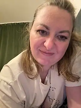 Amelia-Diamond online show from 11-22-25, 02:16