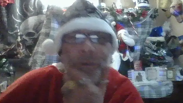 Snapshot of bigdaddyrooster chatting on 12-20-25, 09:49 bigdaddyrooster online show from 12-20-25, 09:49
