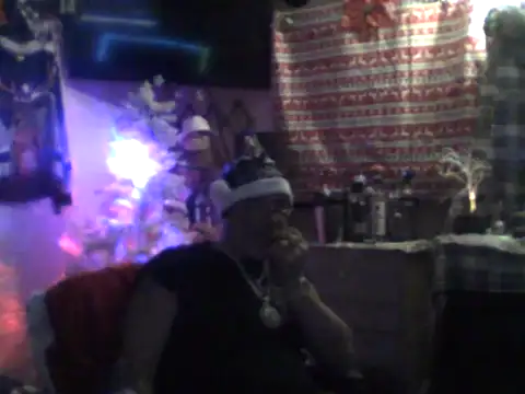 Snapshot of bigdaddyrooster chatting on 12-21-25, 07:37 bigdaddyrooster online show from 12-21-25, 07:37