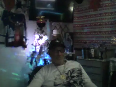 Snapshot of bigdaddyrooster chatting on 12-22-25, 08:00 bigdaddyrooster online show from 12-22-25, 08:00