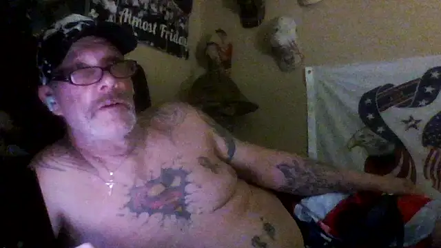 Snapshot of bigdaddyrooster chatting on 02-16-26, 10:44 bigdaddyrooster online show from 02-16-26, 10:44