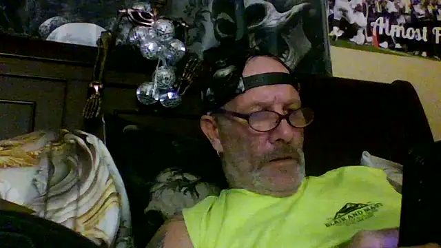 Snapshot of bigdaddyrooster chatting on 02-18-26, 04:41 bigdaddyrooster online show from 02-18-26, 04:41