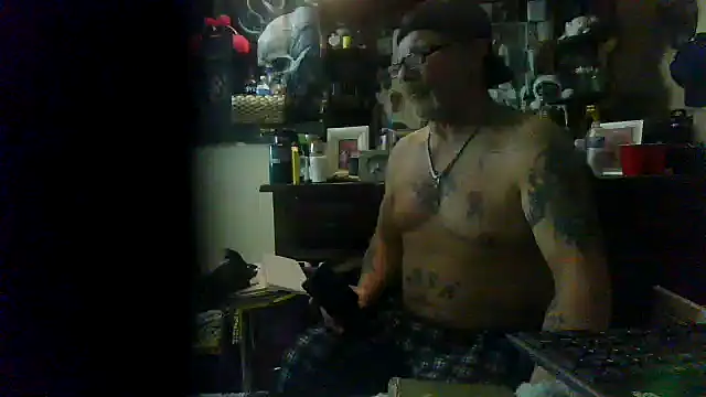Snapshot of bigdaddyrooster chatting on 02-24-26, 02:09 bigdaddyrooster online show from 02-24-26, 02:09