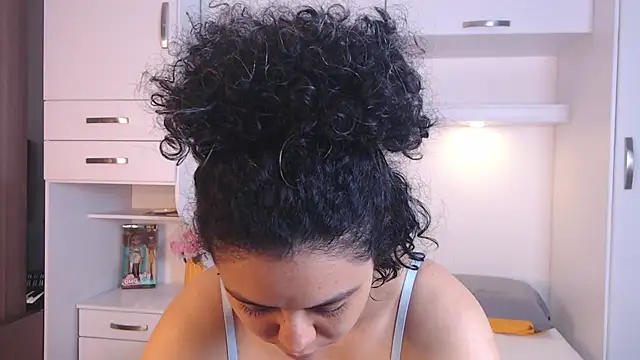 MartiRuis10 online show from 11-17-25, 08:03