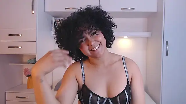 MartiRuis10 online show from 12-19-25, 09:00