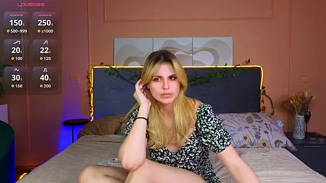 Snapshot of NayaMorel chatting on 12-03-25, 04:05 NayaMorel online show from 12-03-25, 04:05