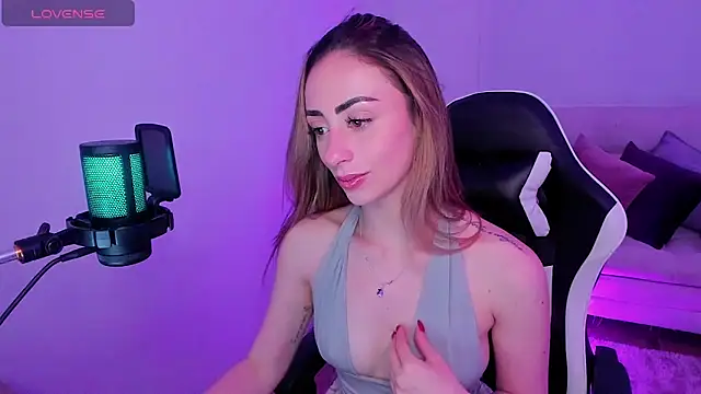 Snapshot of Anthonelaa_444 chatting on 10-24-25, 11:45 Anthonelaa 444 online show from 10-24-25, 11:45