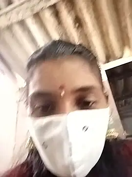 Snapshot of thanuja- chatting on 10-19-25, 08:59 thanuja- online show from 10-19-25, 08:59