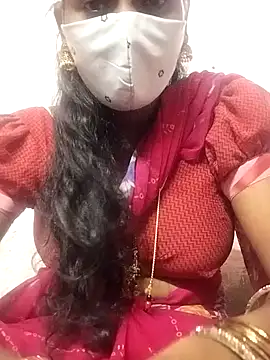 Snapshot of thanuja- chatting on 10-21-25, 06:14 thanuja- online show from 10-21-25, 06:14