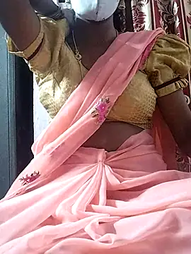 Snapshot of thanuja- chatting on 10-31-25, 07:31 thanuja- online show from 10-31-25, 07:31