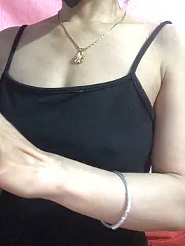 Kylie beem online show from 12-19-25, 02:40