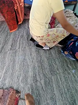 Young Couple   online show from 10-20-25, 05:19