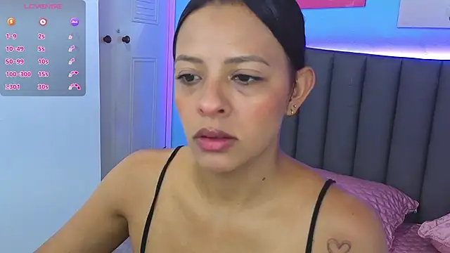 Aria Russo online show from 11-26-25, 02:51