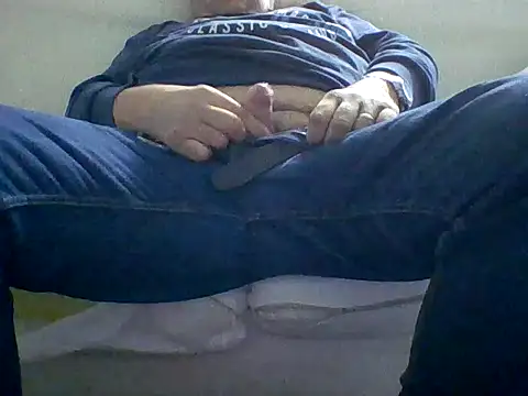 Snapshot of stefistefi8097 chatting on 10-22-25, 06:18 stefistefi8097 online show from 10-22-25, 06:18