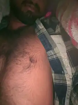 Snapshot of MacroSign13 chatting on 11-16-25, 08:58 MacroSign13 online show from 11-16-25, 08:58