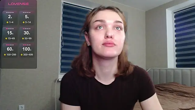 EmiliaRhodes online show from 10-23-25, 10:19