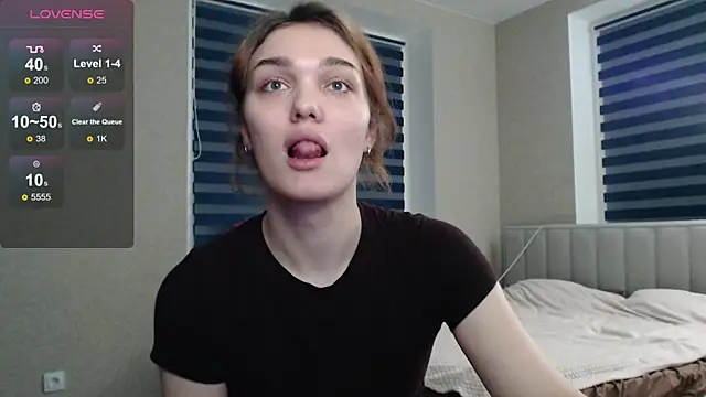 EmiliaRhodes online show from 10-25-25, 08:47