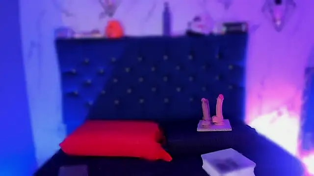 Dakotaa Johnson online show from 11-13-25, 08:52