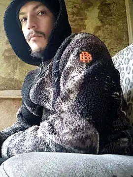 bbyxklaus online show from 10-31-25, 01:45