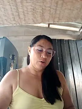 Snapshot of Brilly69 chatting on 10-21-25, 01:45 Brilly69 online show from 10-21-25, 01:45