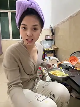 Snapshot of aaaaawhate chatting on 01-06-26, 11:14 aaaaawhate online show from 01-06-26, 11:14