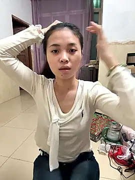 Snapshot of aaaaawhate chatting on 01-08-26, 11:23 aaaaawhate online show from 01-08-26, 11:23