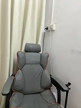 Snapshot of aaaaawhate chatting on 02-25-26, 11:09 aaaaawhate online show from 02-25-26, 11:09