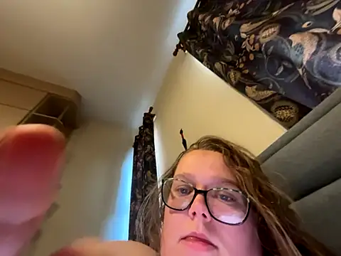 Scarletcum22 online show from 10-30-25, 07:43