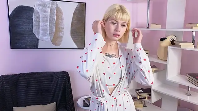 Snapshot of Jasmi_Yets chatting on 11-05-25, 08:03 Jasmi Yets online show from 11-05-25, 08:03