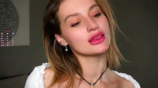 Snapshot of buvei chatting on 12-19-25, 02:46 buvei online show from 12-19-25, 02:46