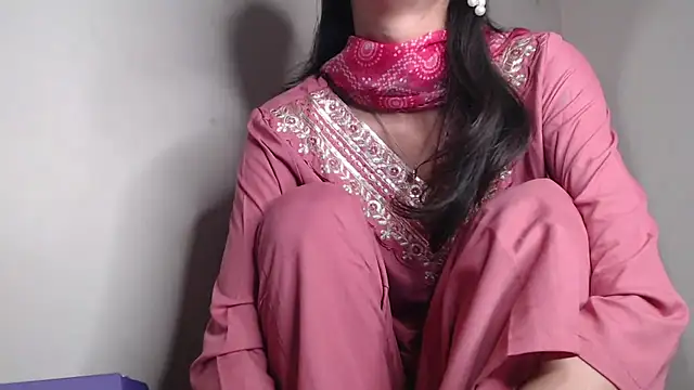 Hottie hania online show from 02-11-26, 06:13