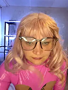 LunaXshade online show from 02-16-26, 06:48