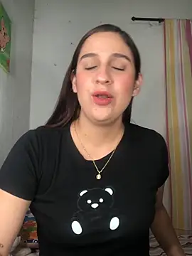 Snapshot of Zoey_sweet01 chatting on 10-22-25, 12:11 Zoey sweet01 online show from 10-22-25, 12:11