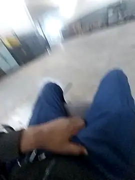 loVbRo1 online show from 11-05-25, 02:22