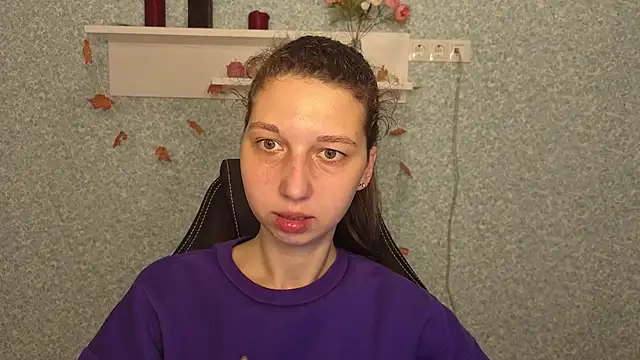 CuteEllii online show from 11-22-25, 05:06