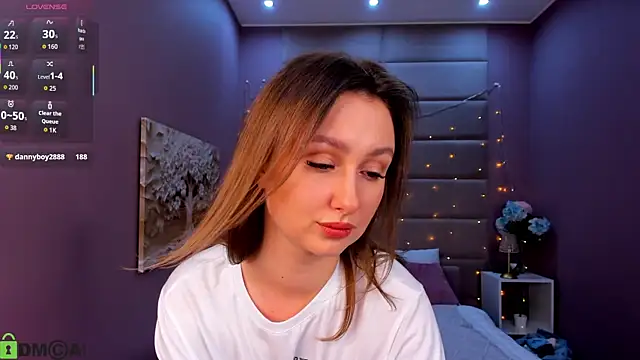 Holly Rays online show from 10-30-25, 08:49