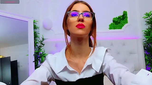 Snapshot of ElisaCharm chatting on 10-31-25, 04:46 ElisaCharm online show from 10-31-25, 04:46