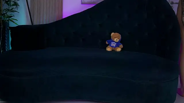 LaraSynn online show from 11-06-25, 09:32