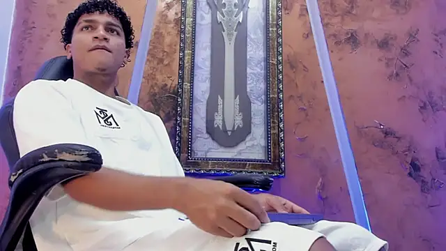 Snapshot of Iaan_Dalton_ chatting on 11-01-25, 11:56 Iaan Dalton online show from 11-01-25, 11:56