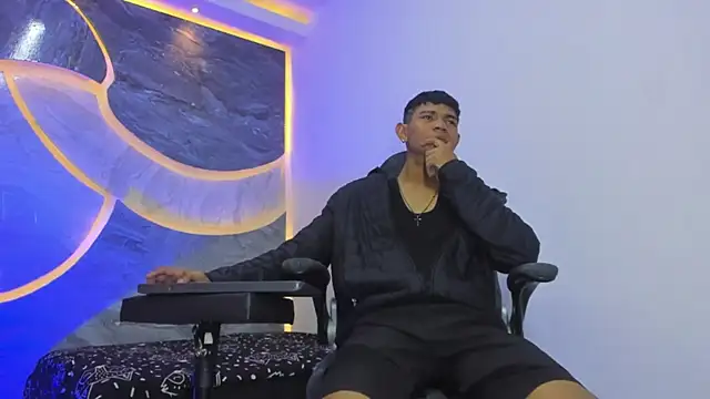 Sex Boy 33  online show from 11-30-25, 05:00